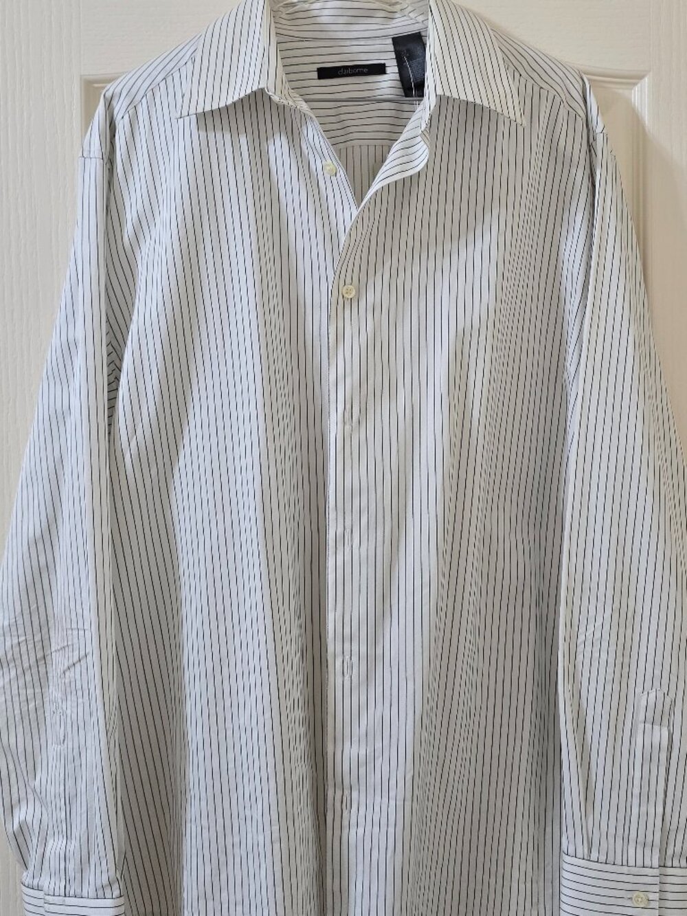NWT: CLAIBORNE BLACK & WHITE STRIPE LONG SLEEVE BUTTON DOWN DRESS SHIRT - XL